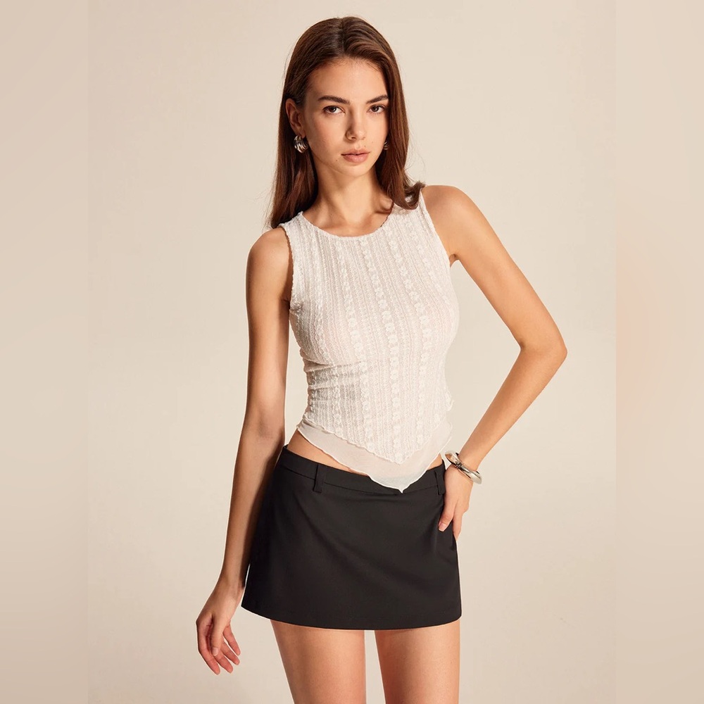 Commense White Lace Tank Top with Pointed Hem